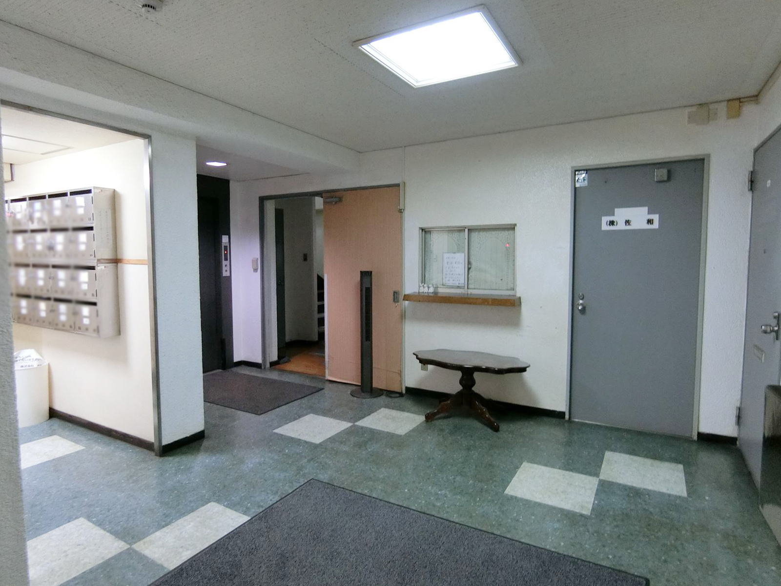 エントランスホール