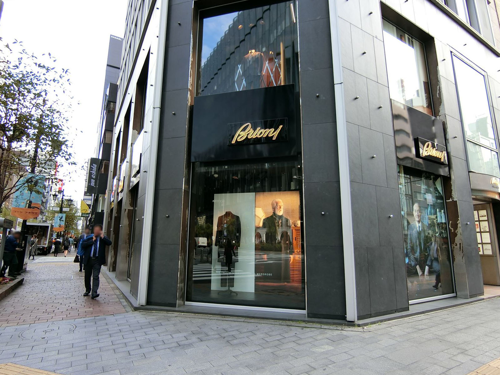 1階のBrioni銀座店