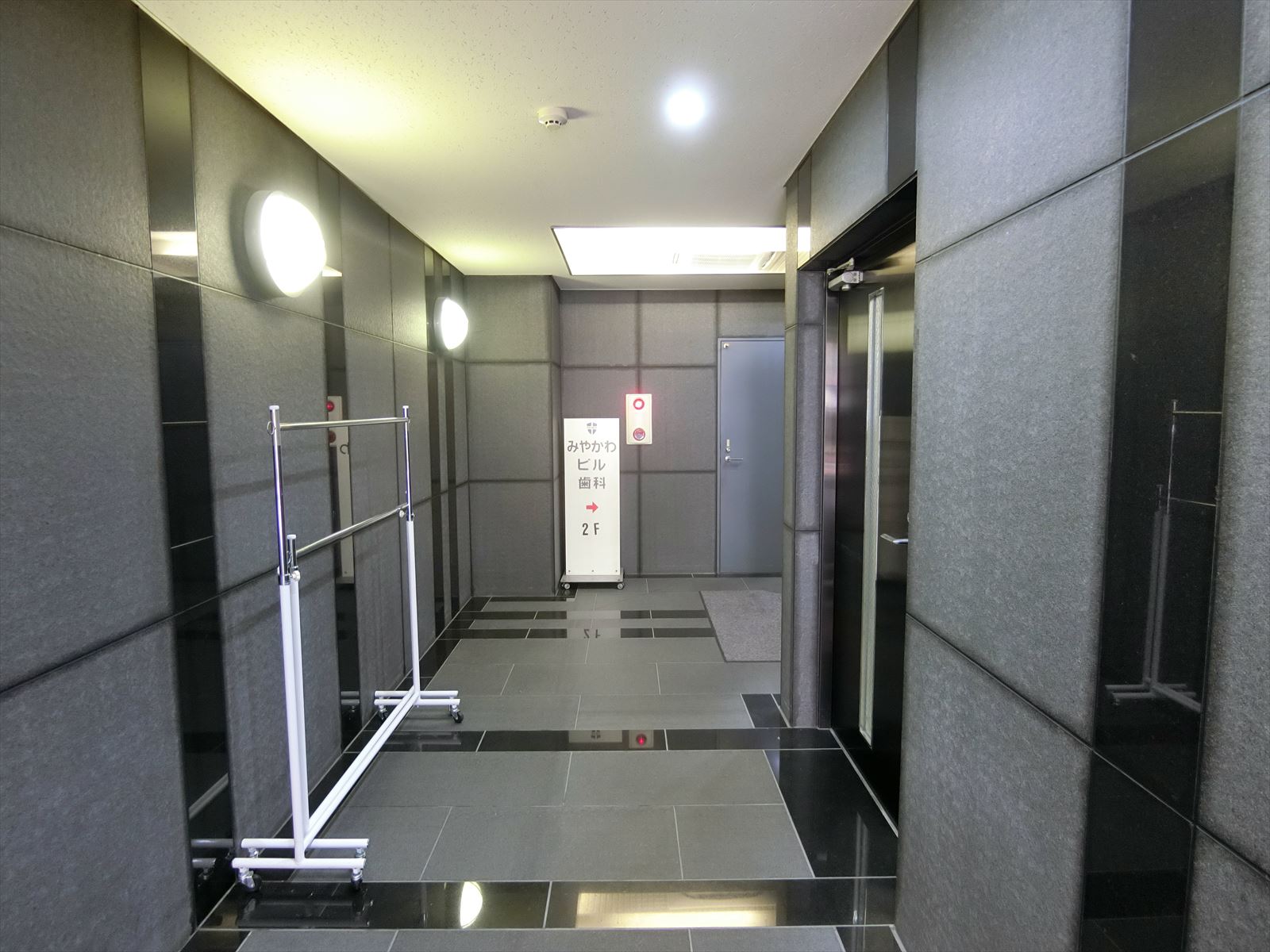 エントランスホール
