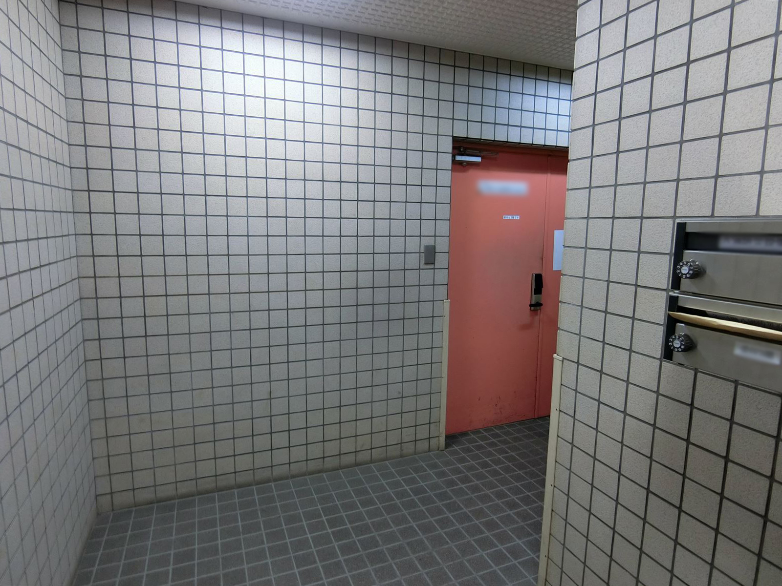 エントランスホール