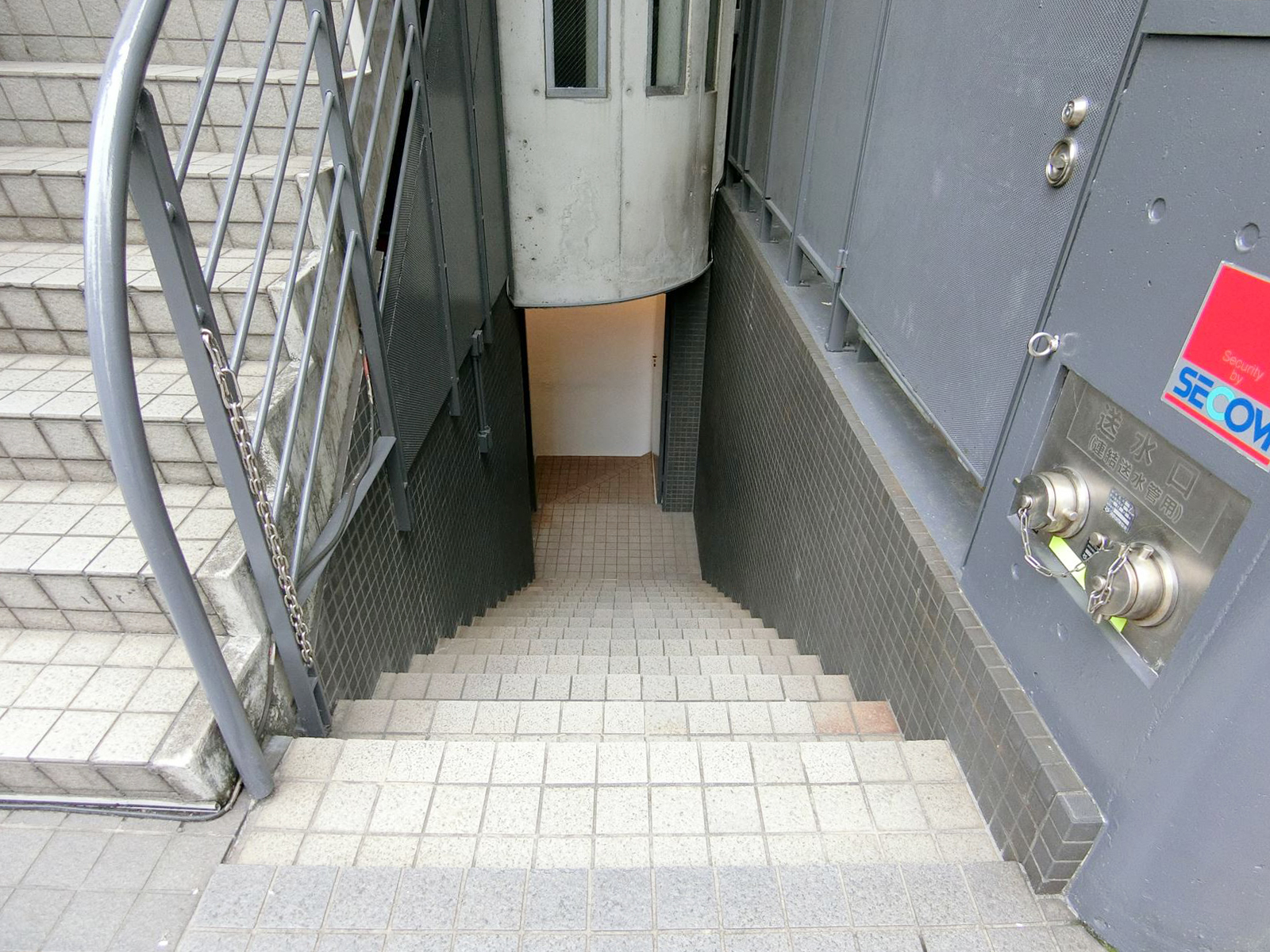 地下への階段