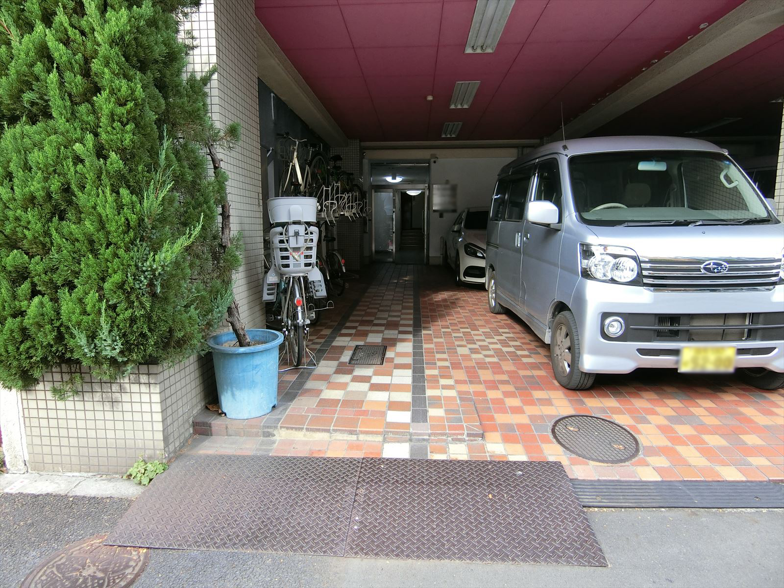 エントランスアプローチ