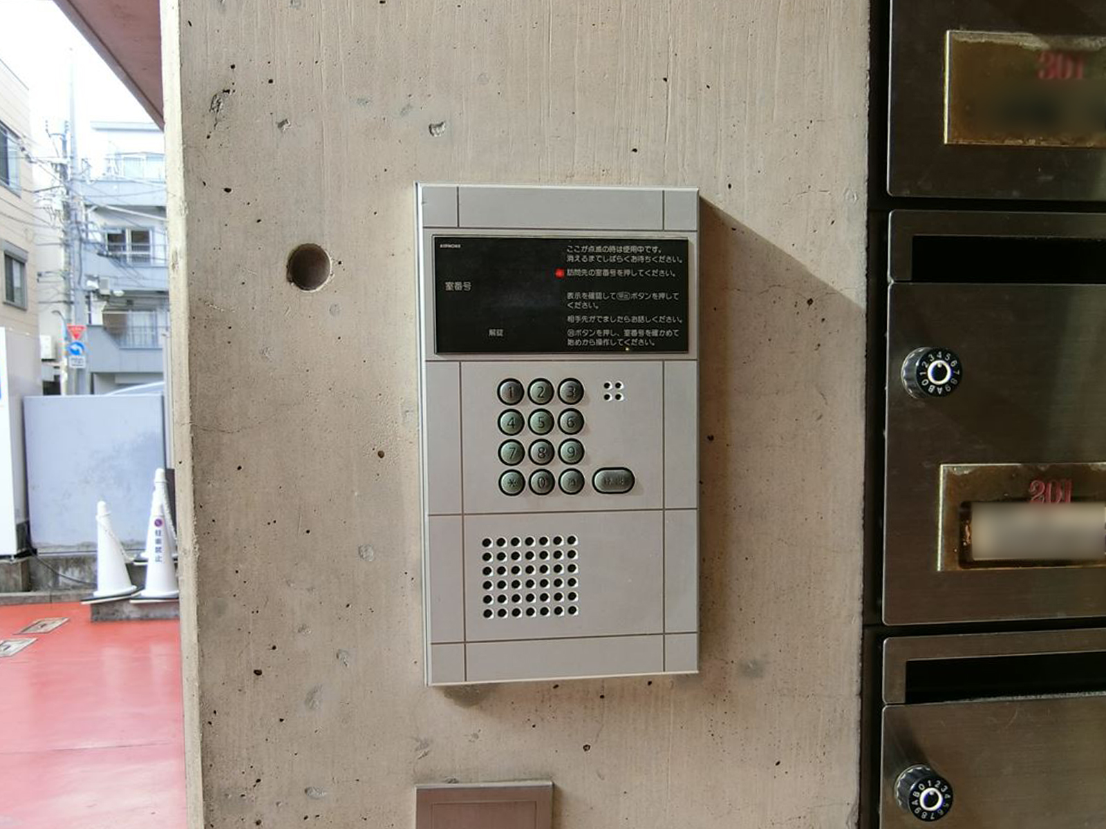 インターホン