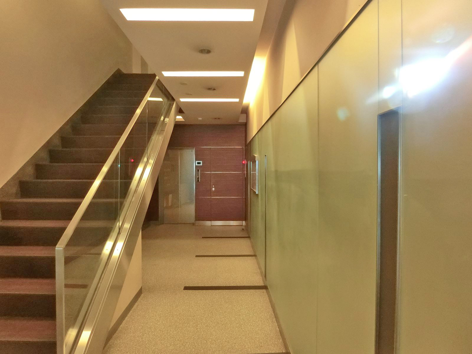 エントランスホール