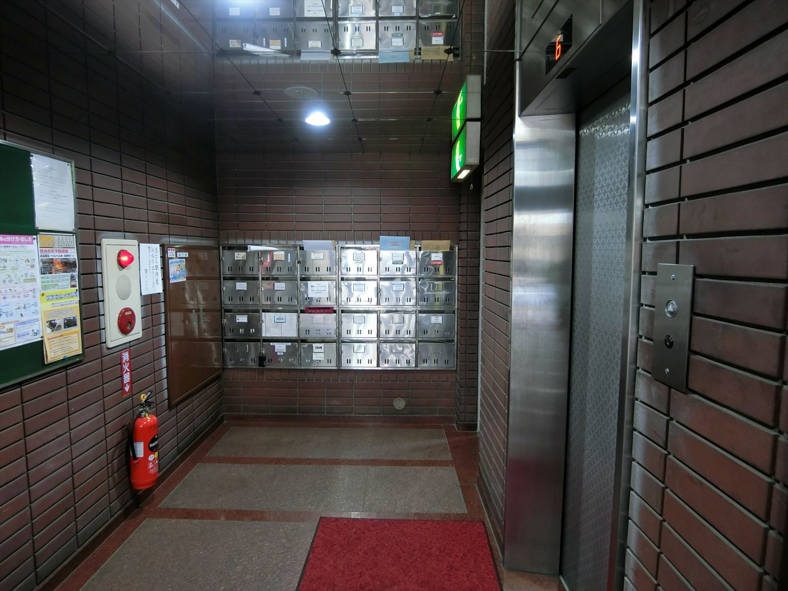 エントランスホール