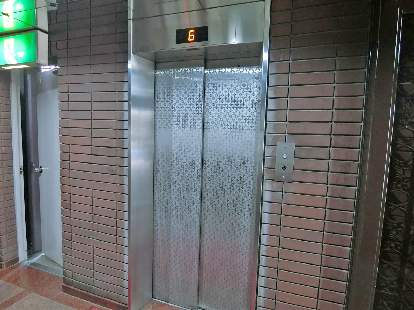 エレベーター
