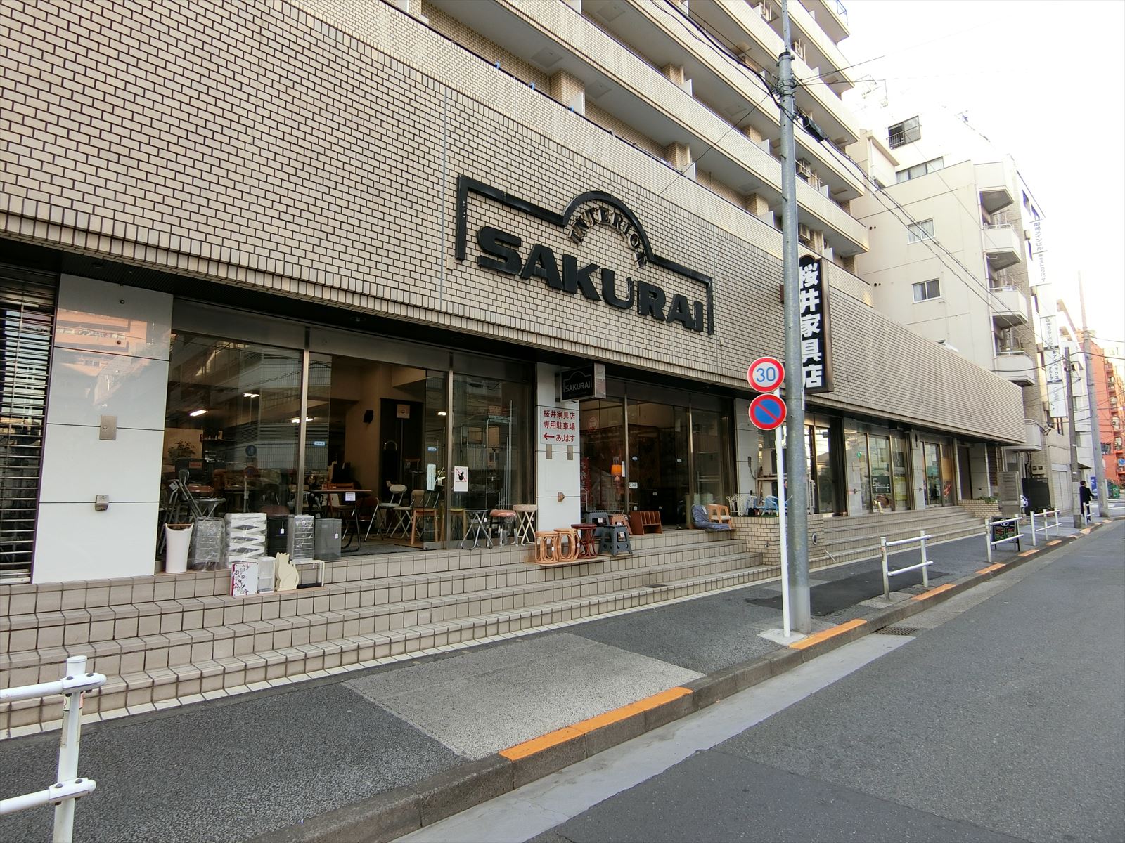 1階テナントの様子