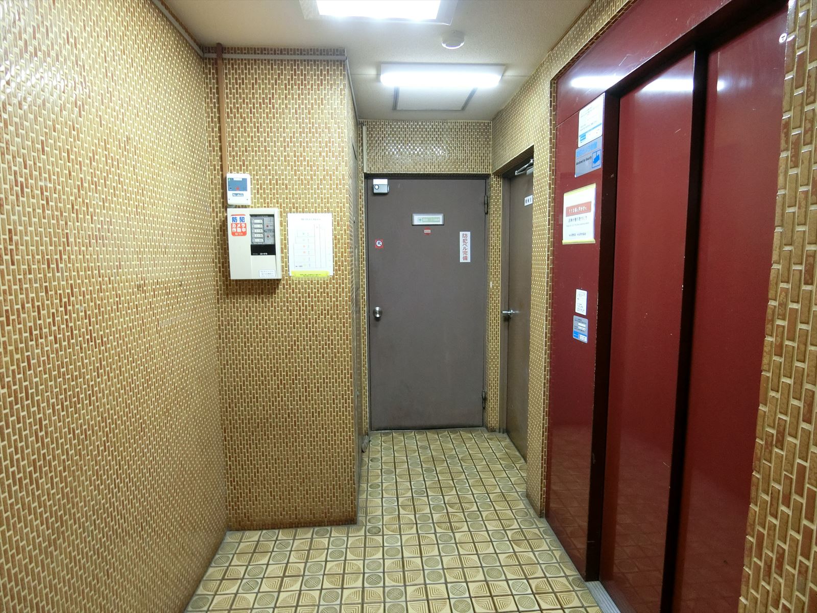 エントランスホール