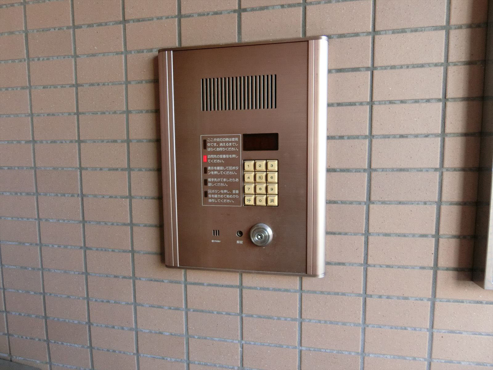 インターホン