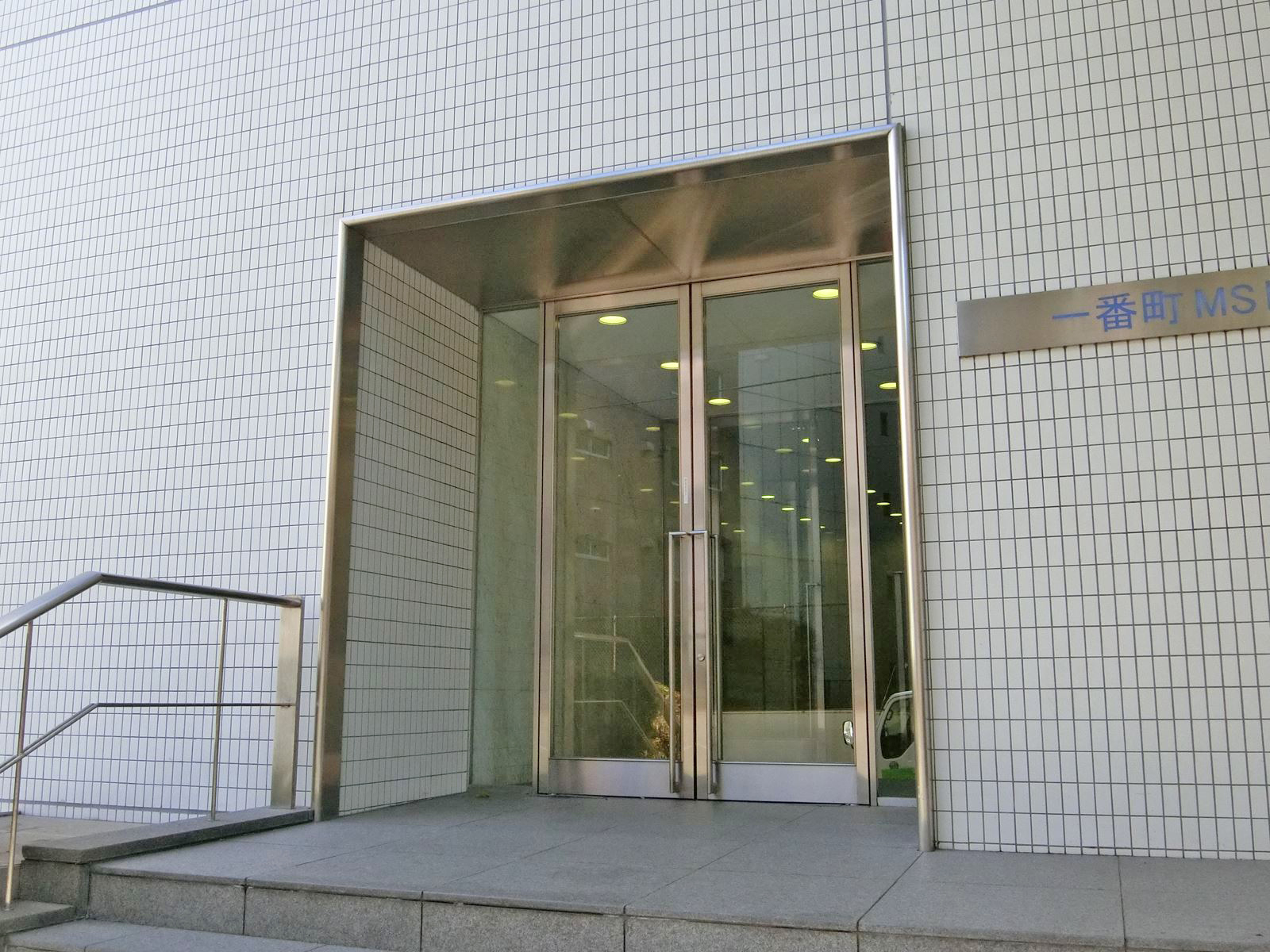 オフィスエントランス