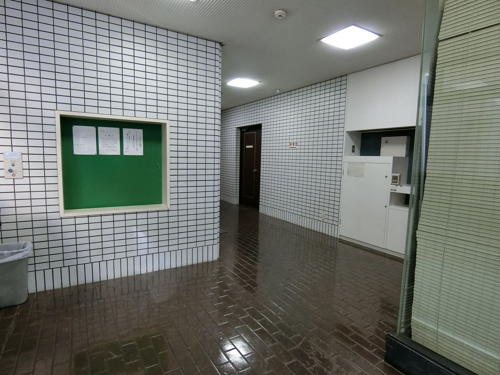 エントランスホール