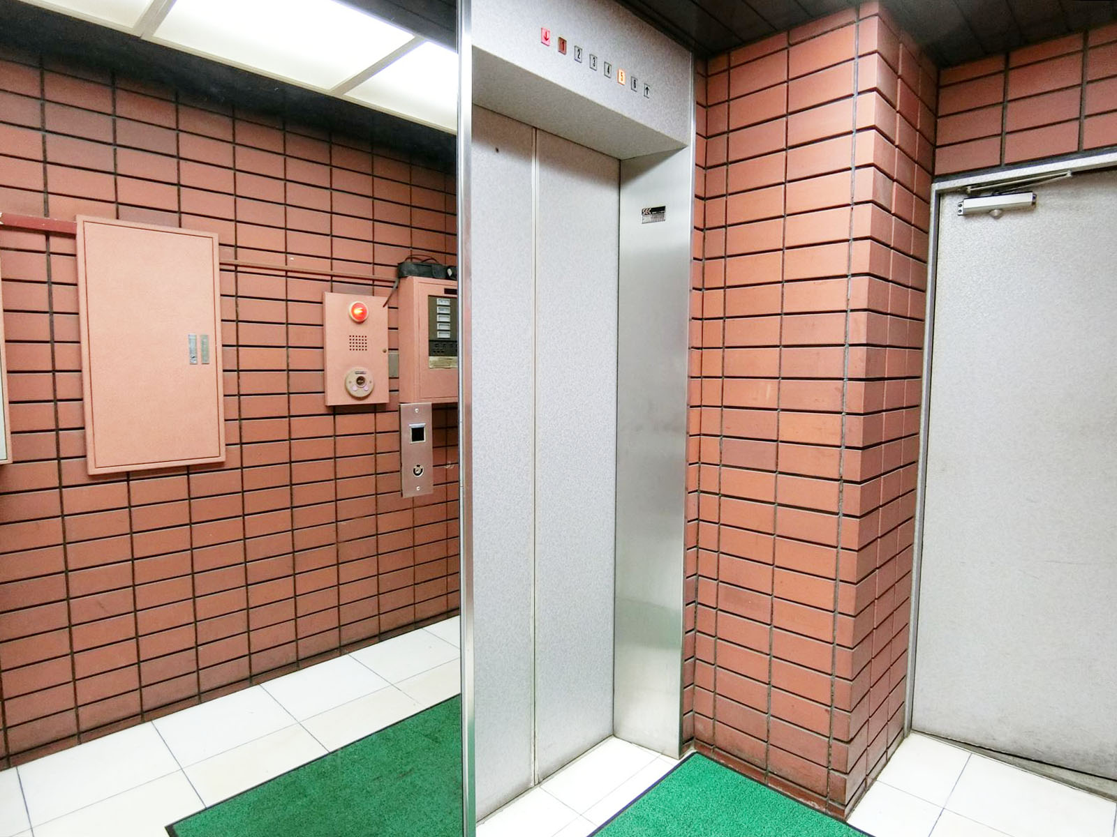 エレベーター