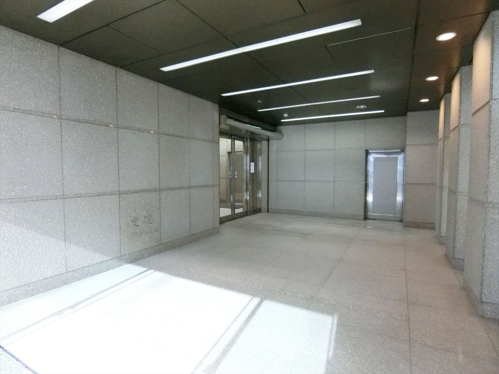 エントランスホール