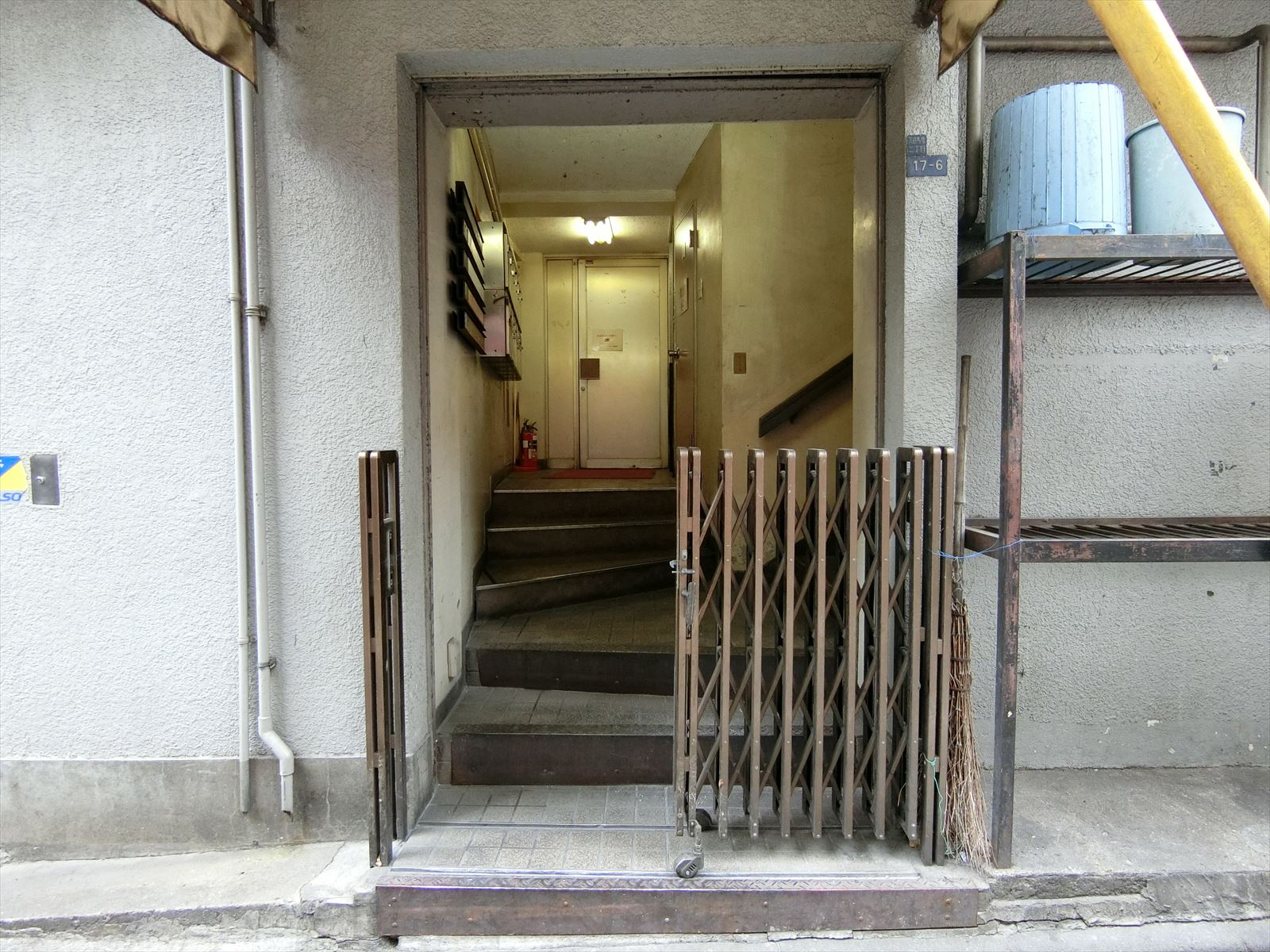 オフィス出入り口
