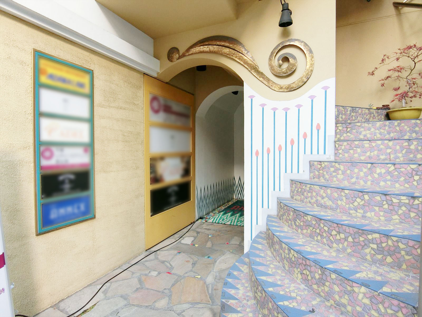 オフィスビル出入口