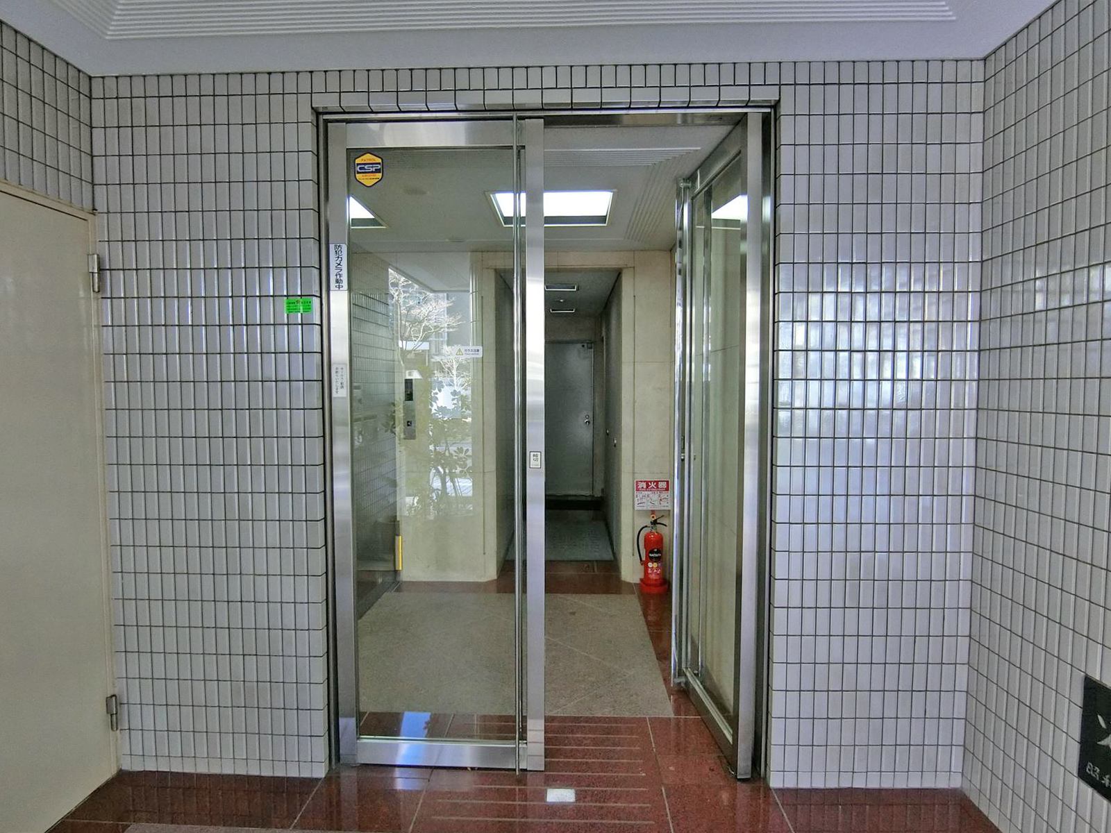 オフィス出入り口