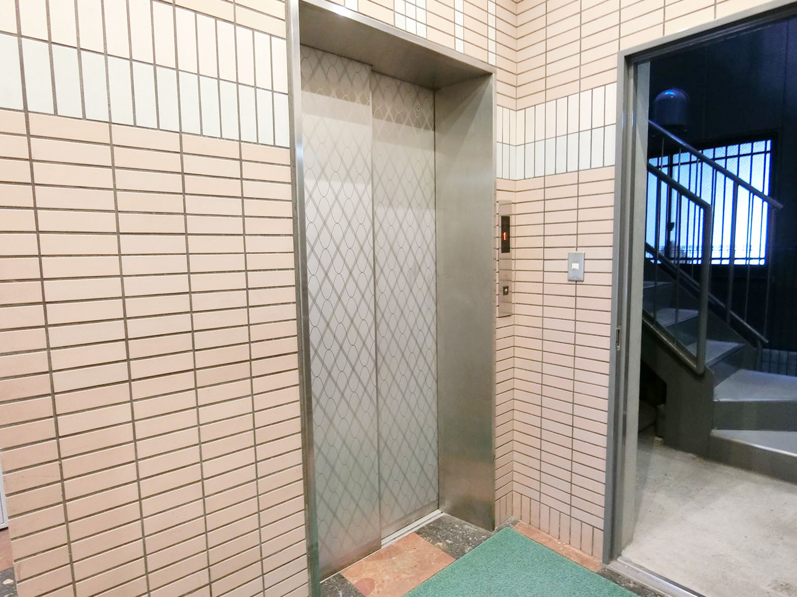 エレベーター