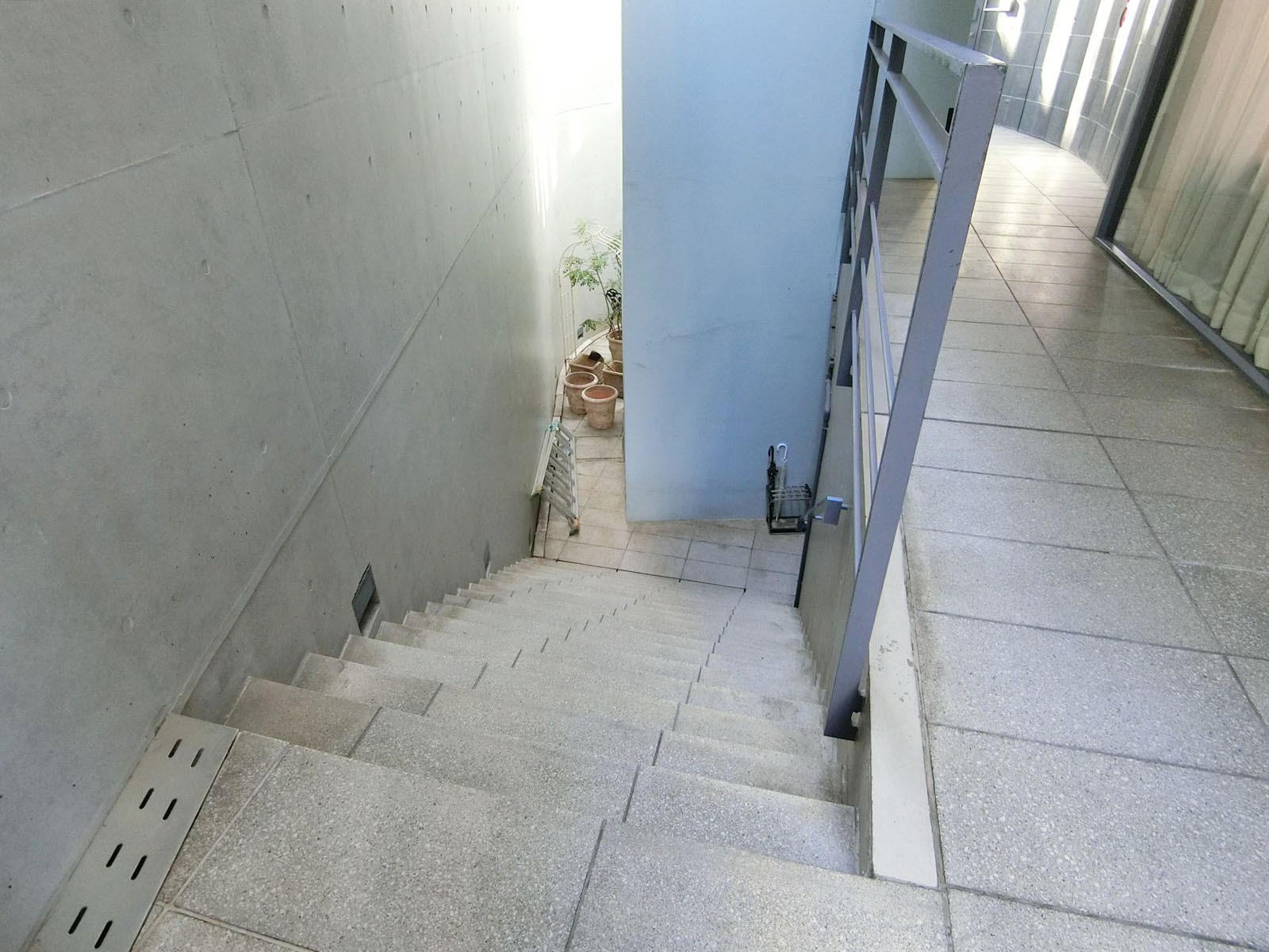 地下への階段