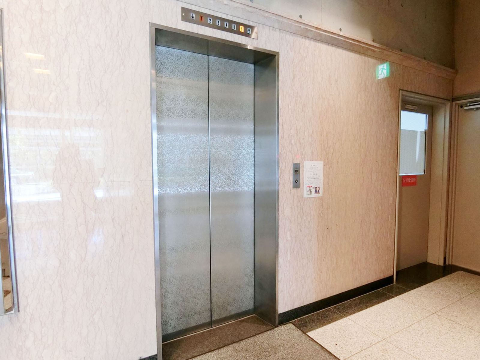 エレベーター