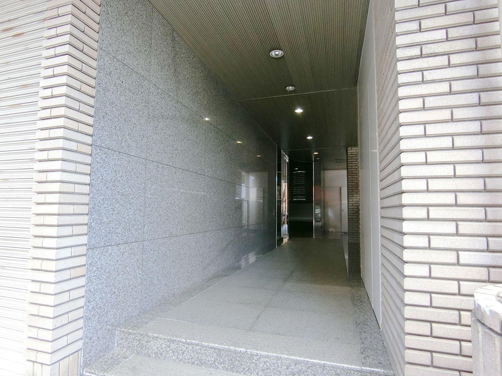 エントランスアプローチ