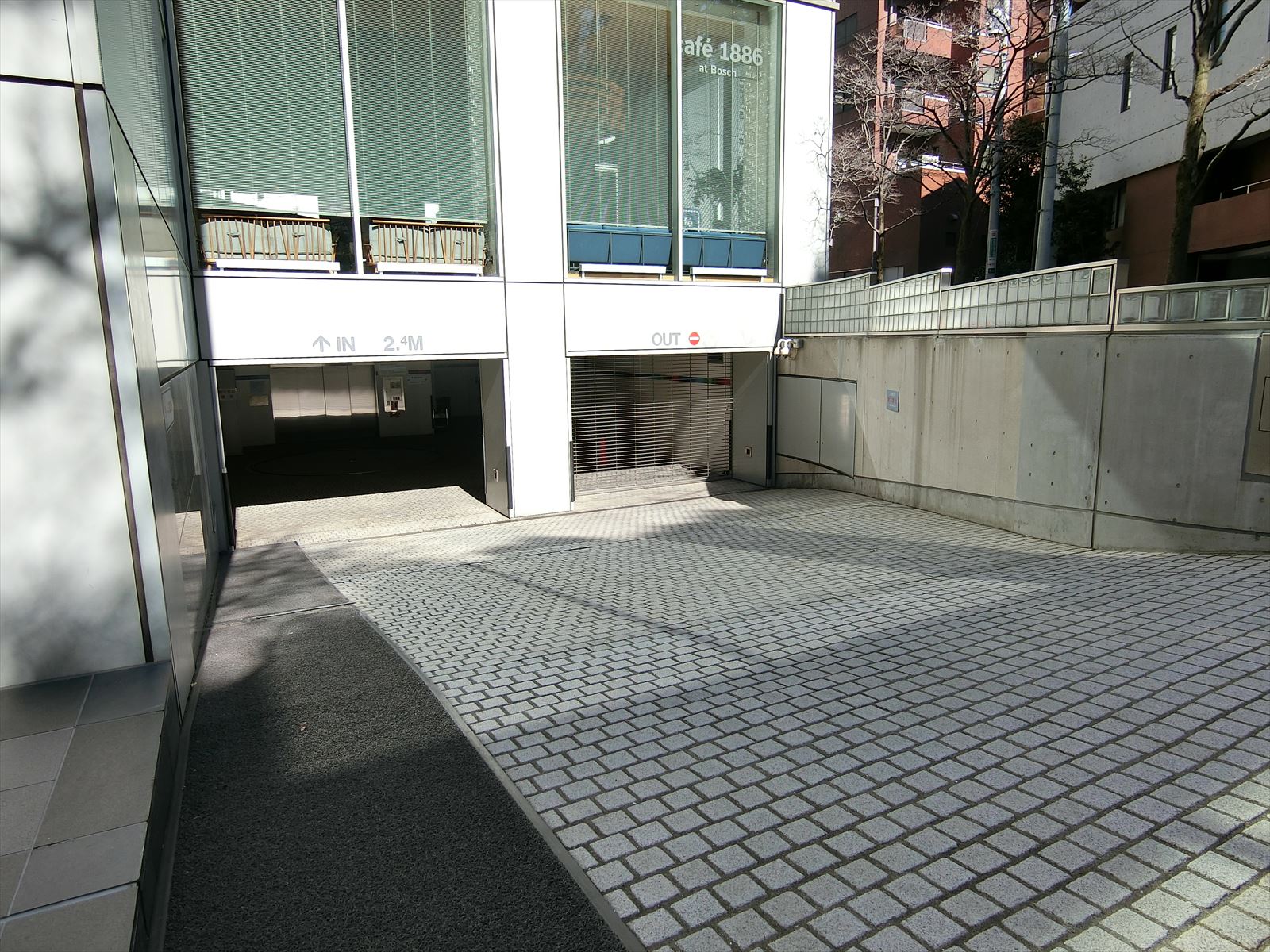 地下駐車場