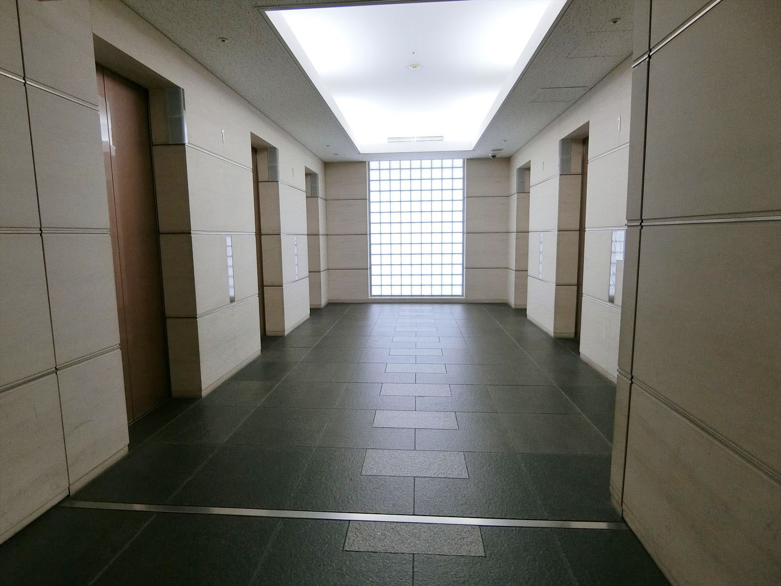 エレベーターホール