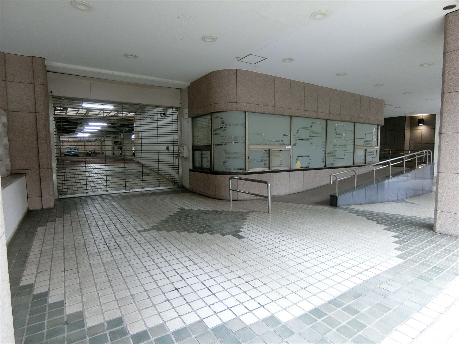1階踊り場の様子