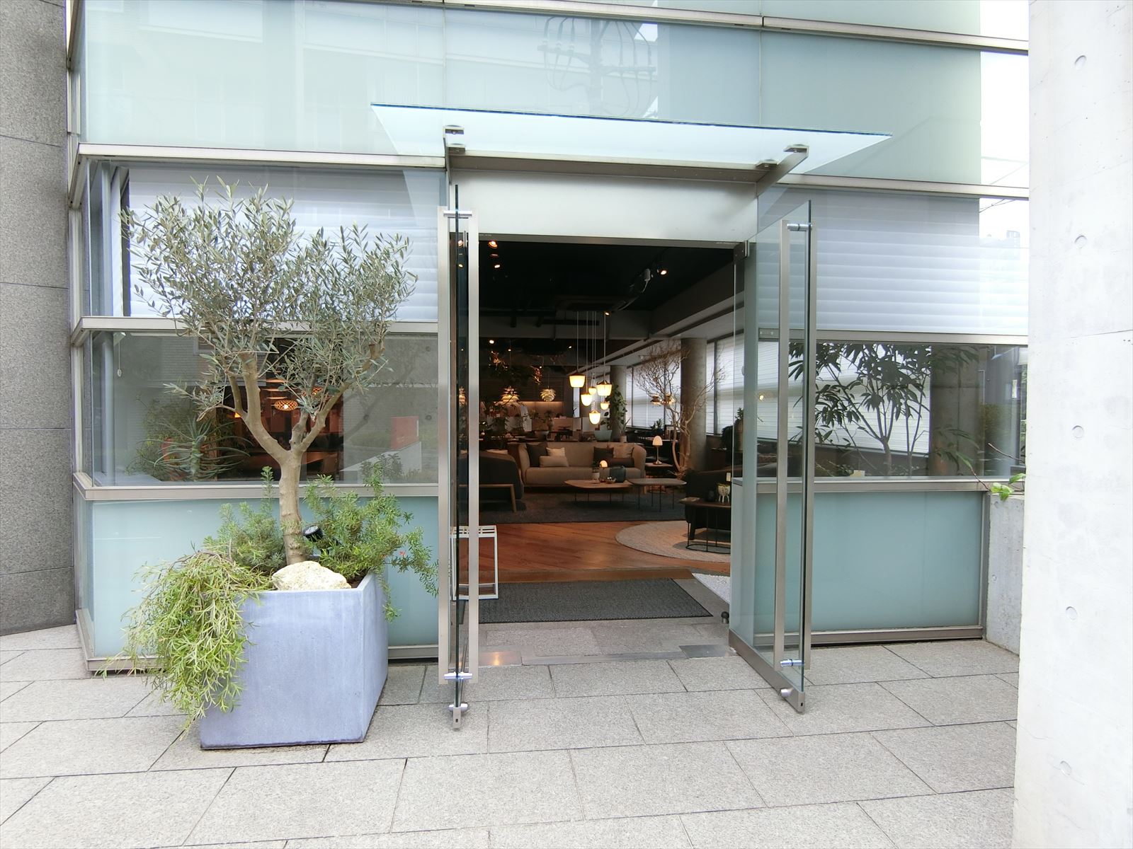 1階の家具店