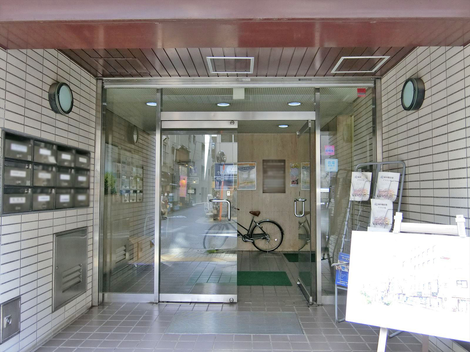 オフィス出入り口