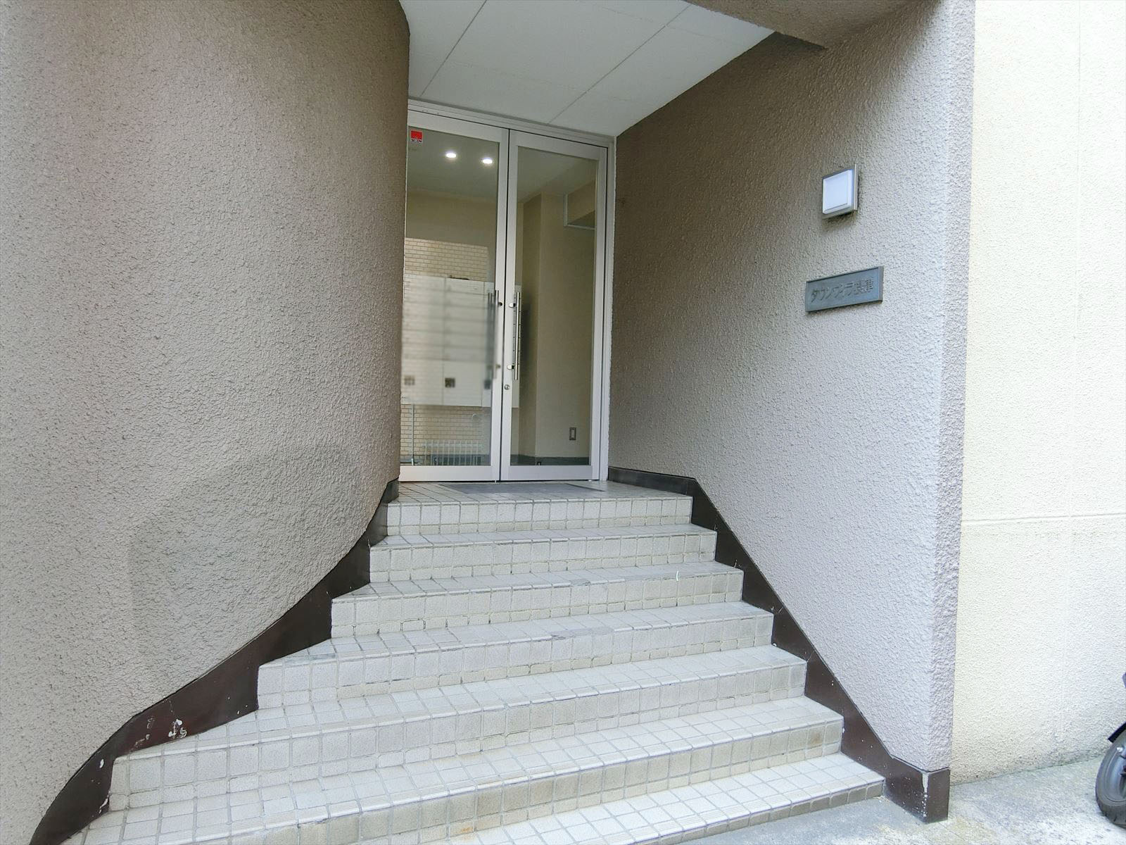 オフィスビルエントランス