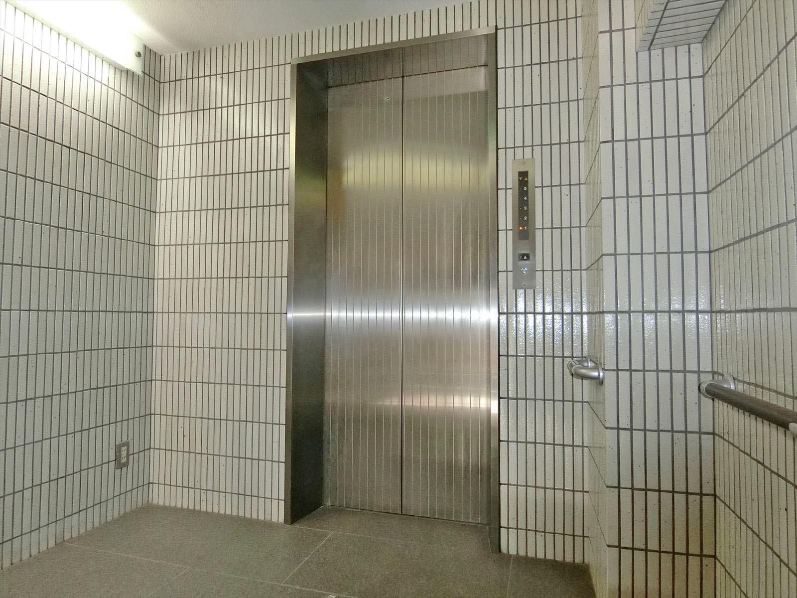 エレベーター