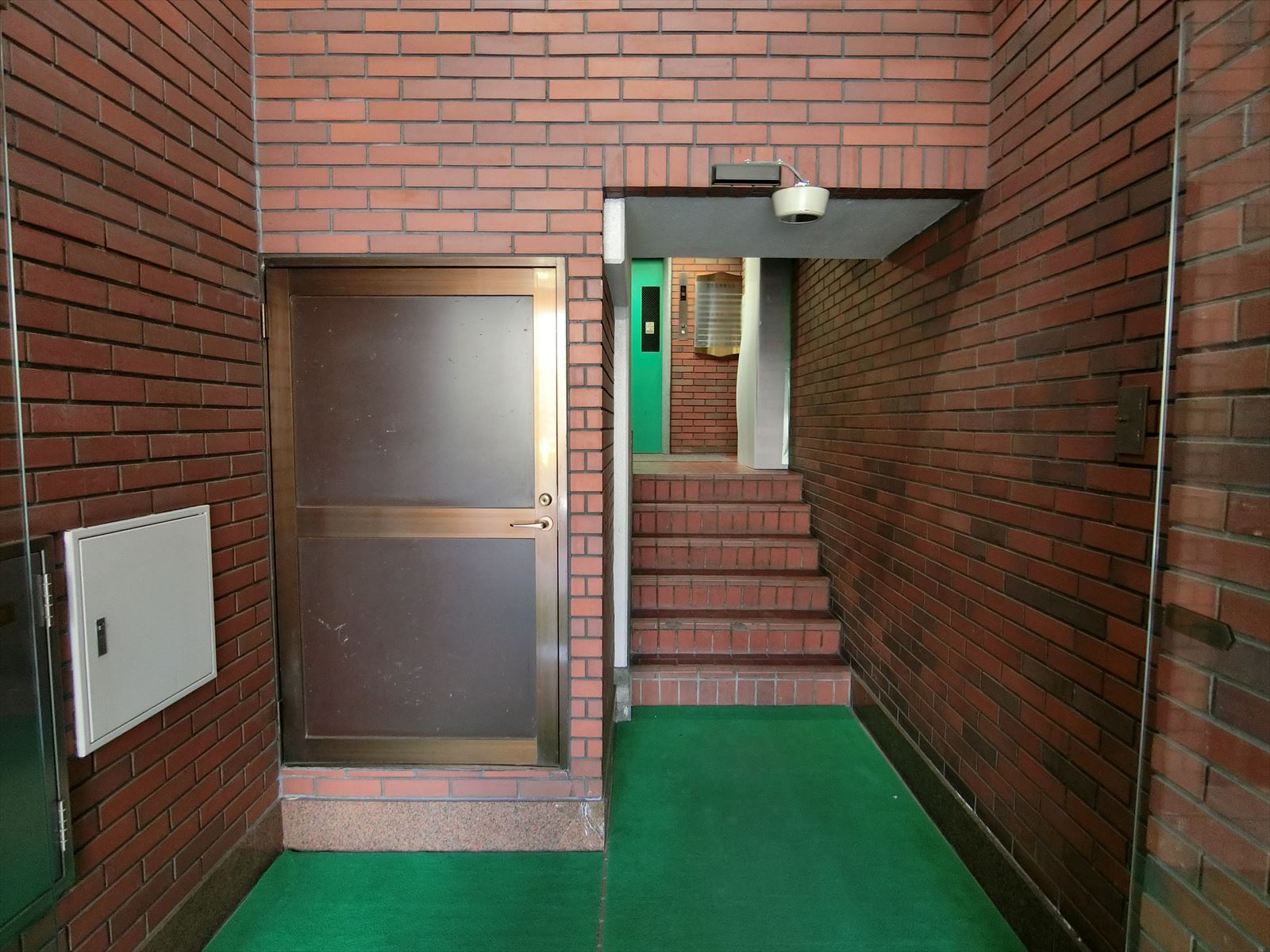 エントランスホール