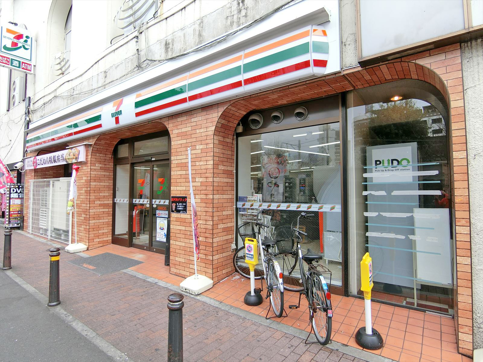 1階のセブンイレブン 池袋東口店