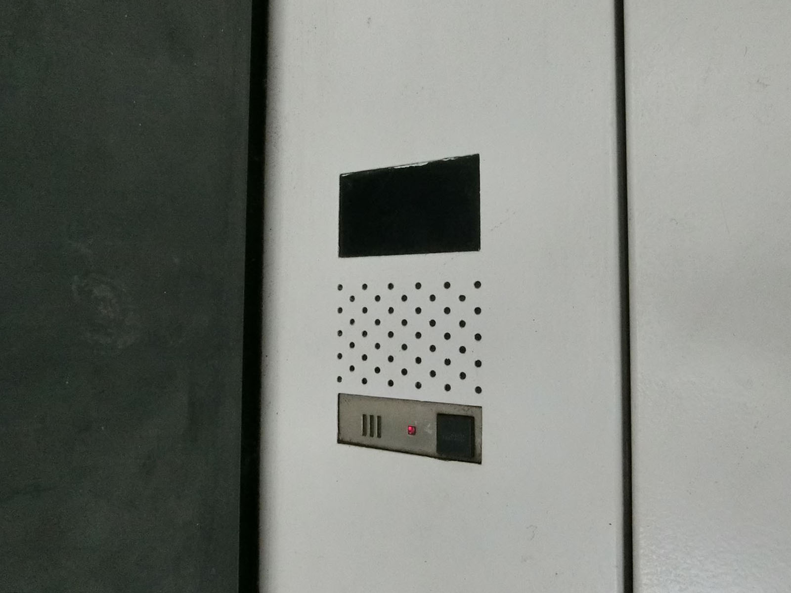 インターホン