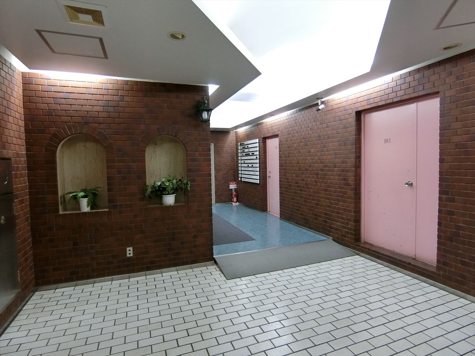 エントランスホール