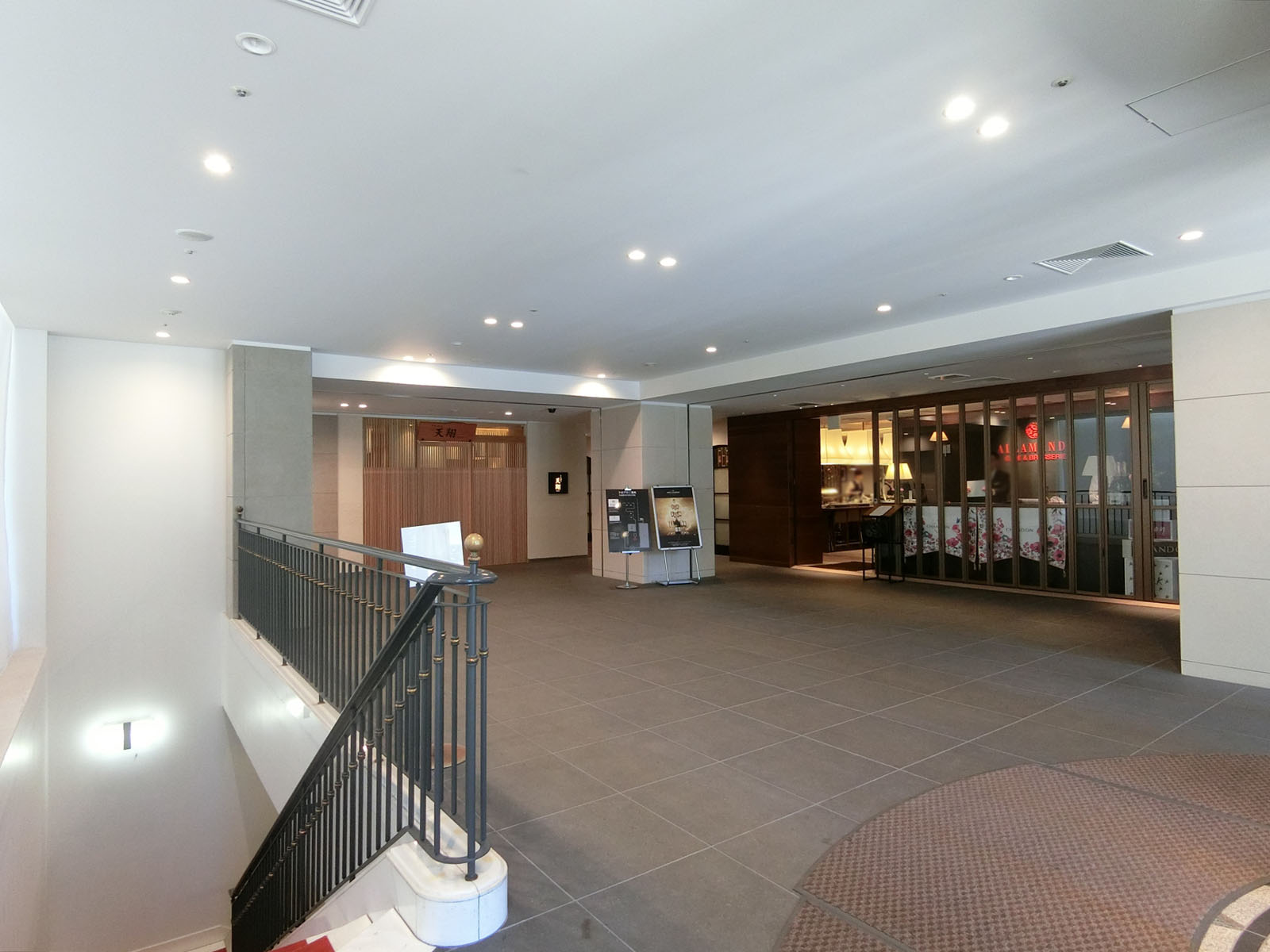 店舗エントランスホール