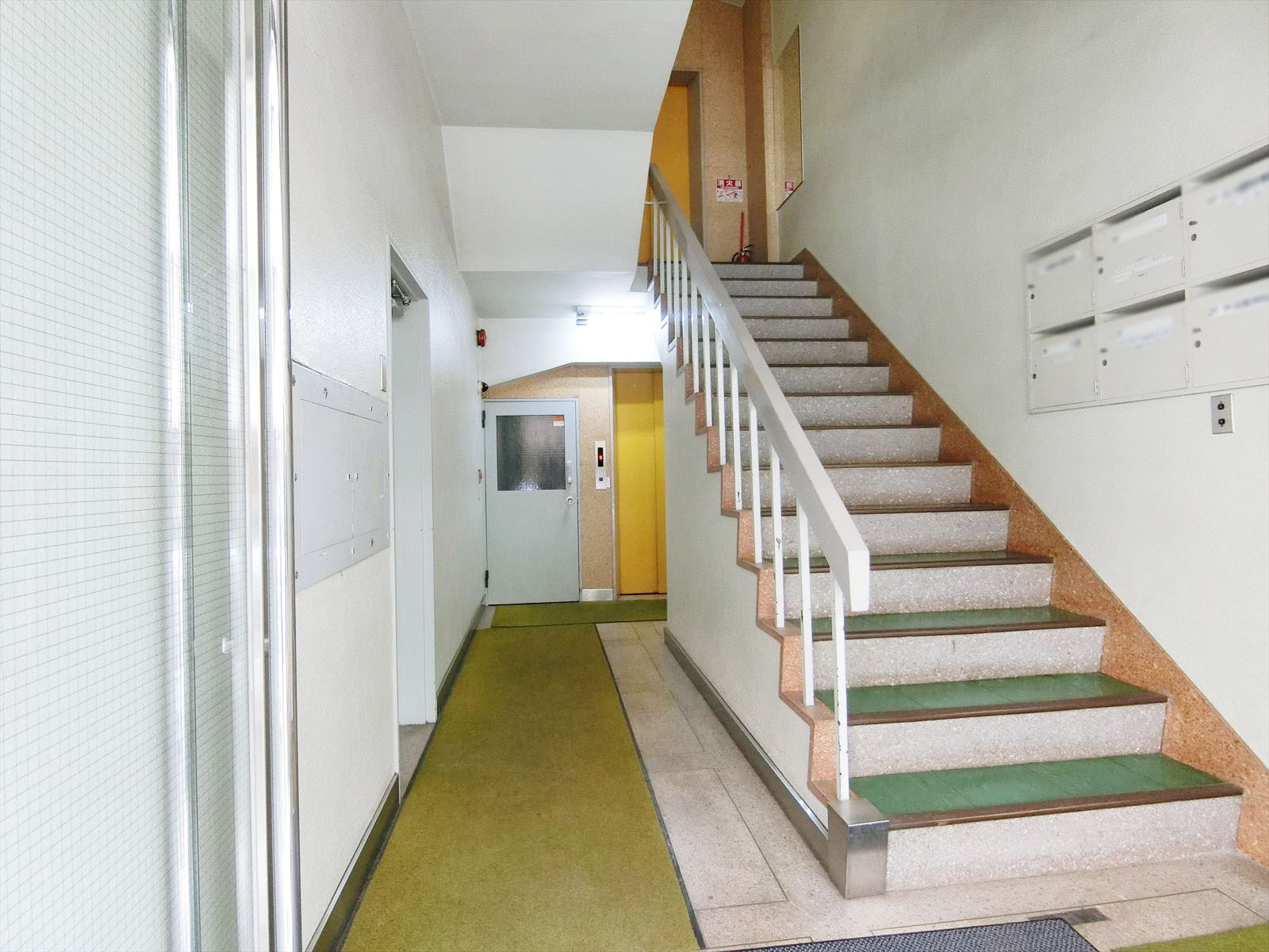 エントランスホール