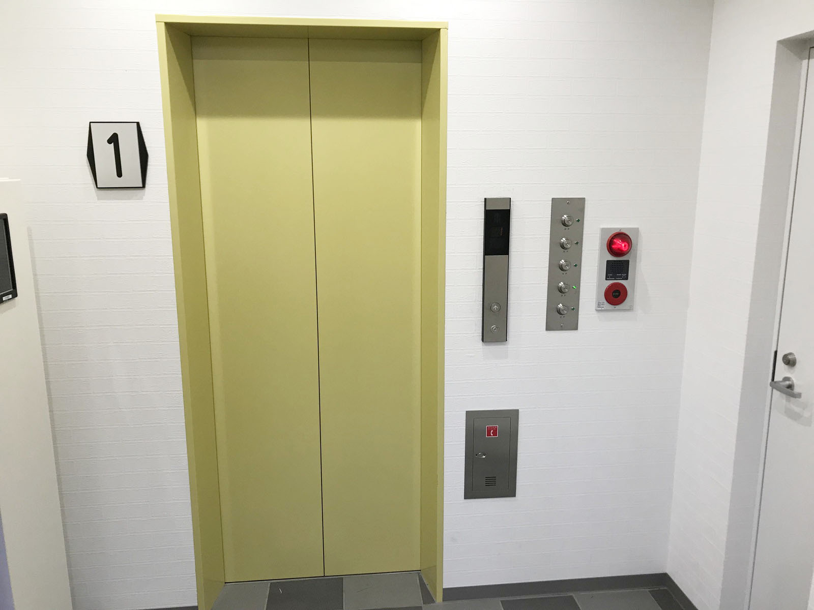 エレベーター