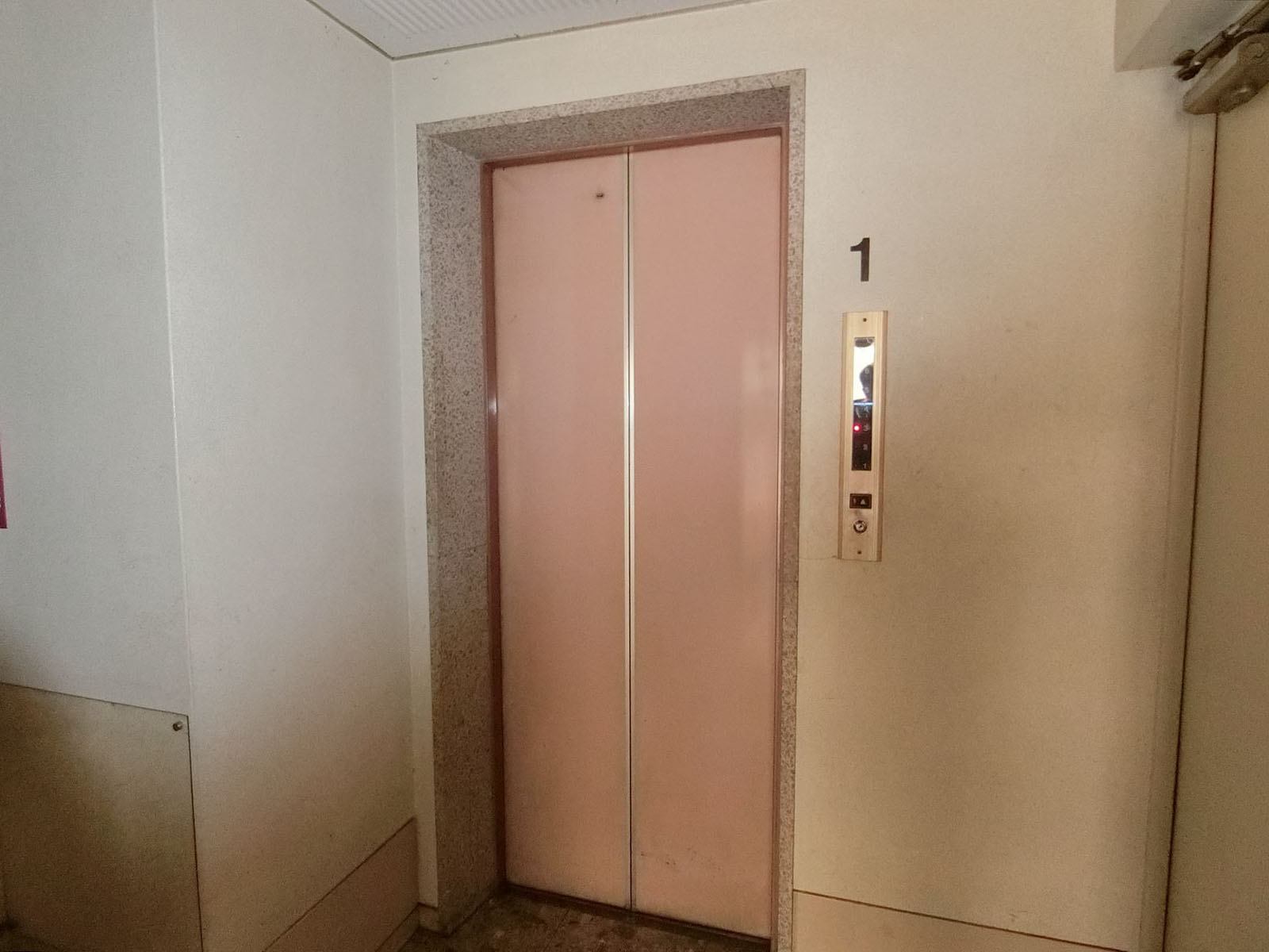 エレベーター