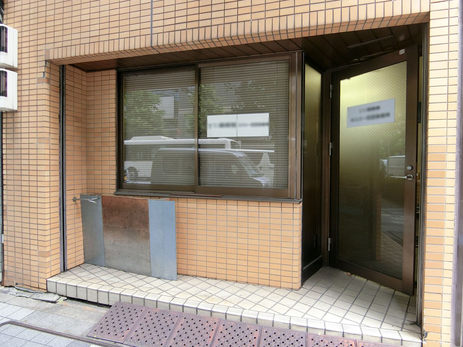1階のテナントの様子