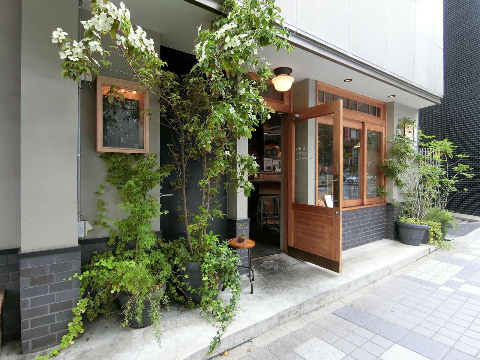 1階奥の居酒屋
