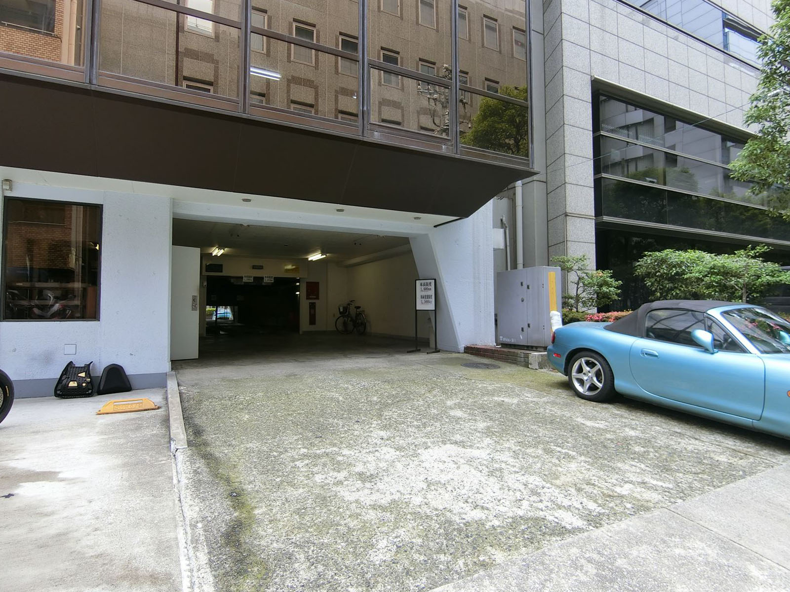 駐車場併設