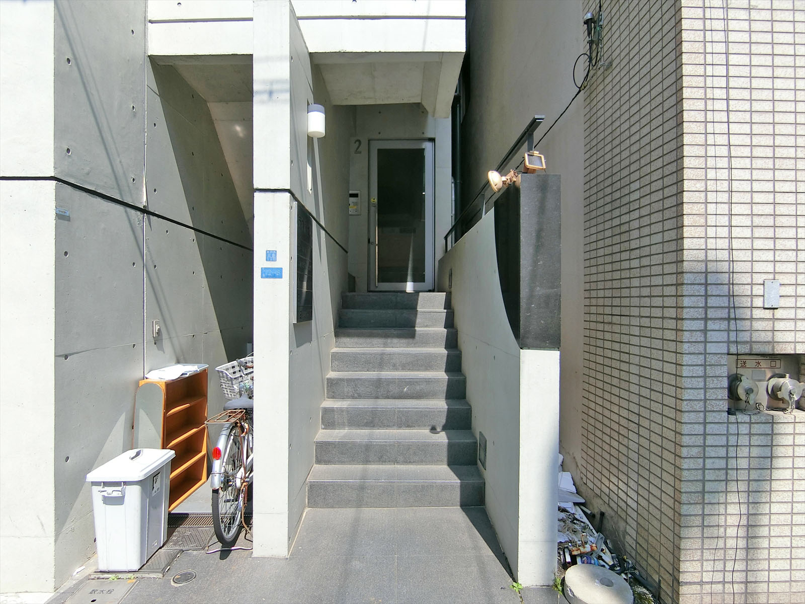 オフィス出入口