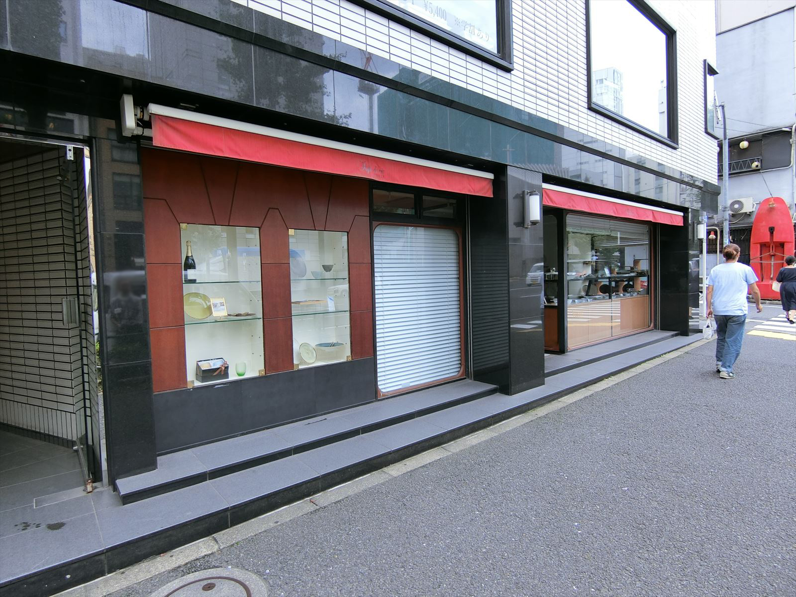 1階の食器店