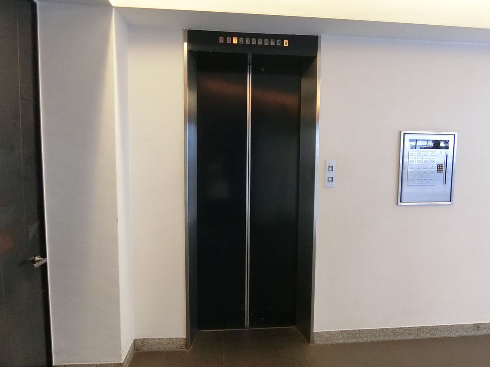 エレベーター