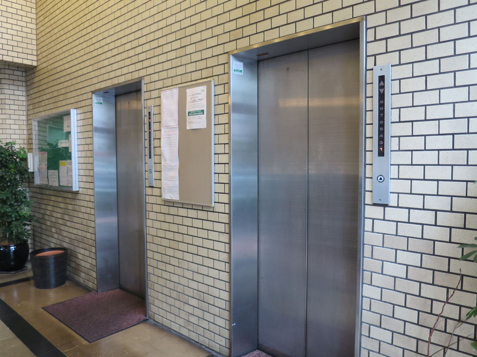 エレベーター(2基)