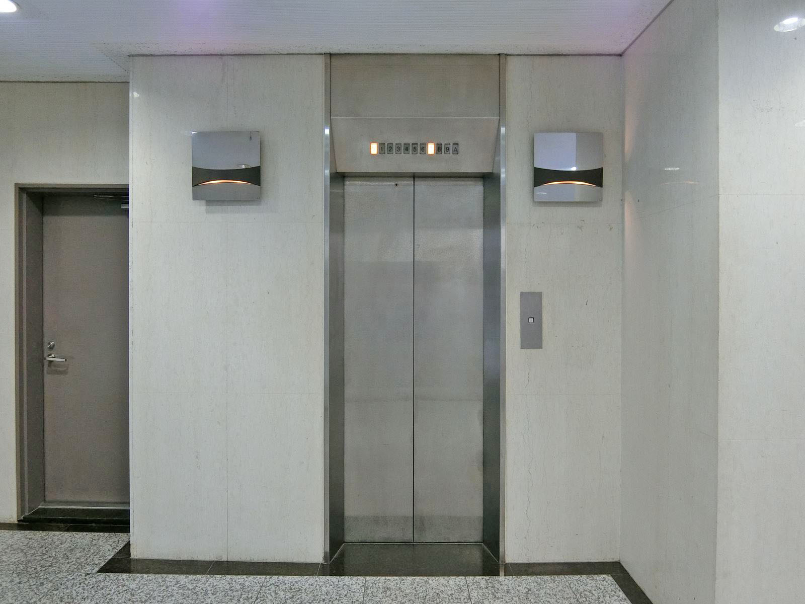エレベーター