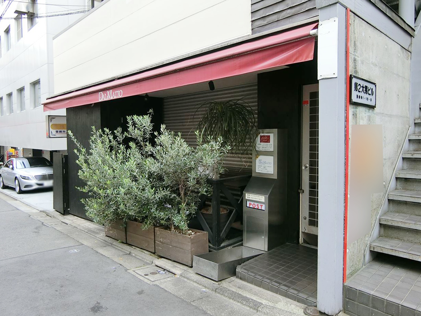 1階飲食店の様子