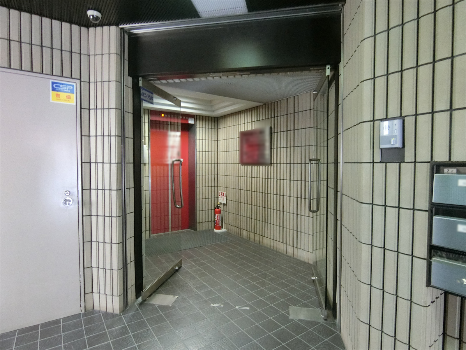 オフィスビル出入口