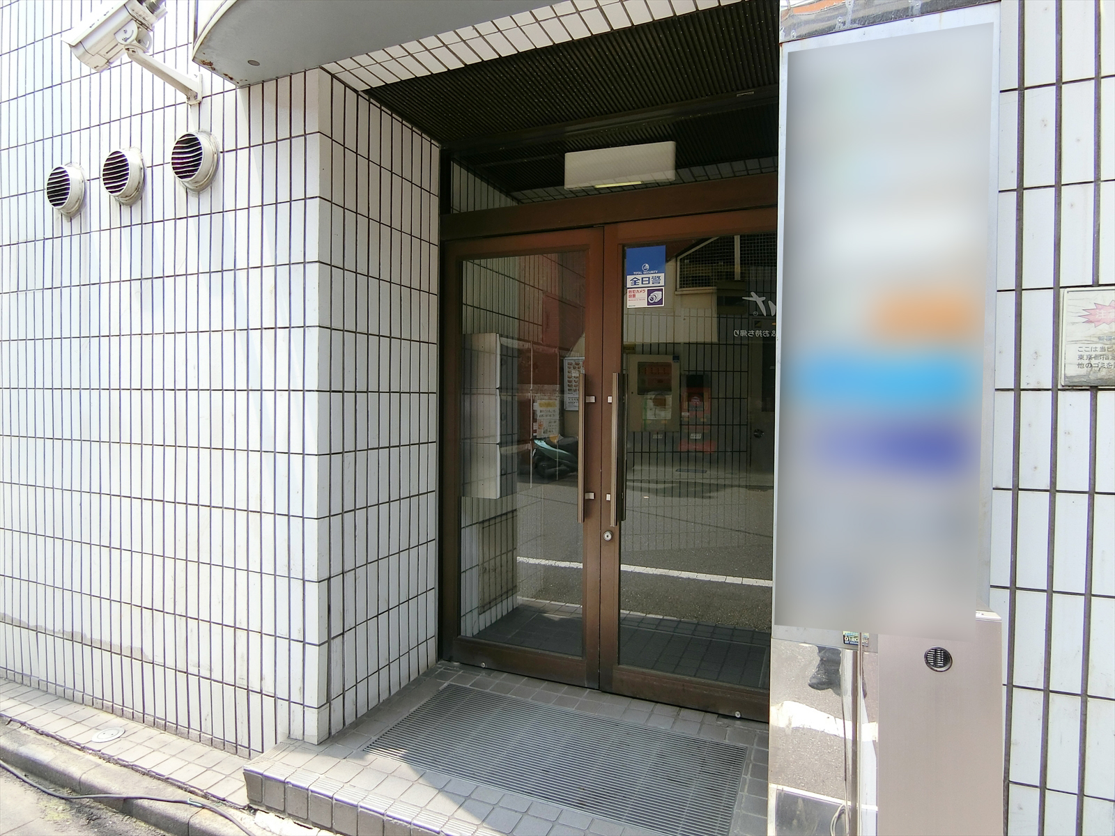オフィスビル出入口